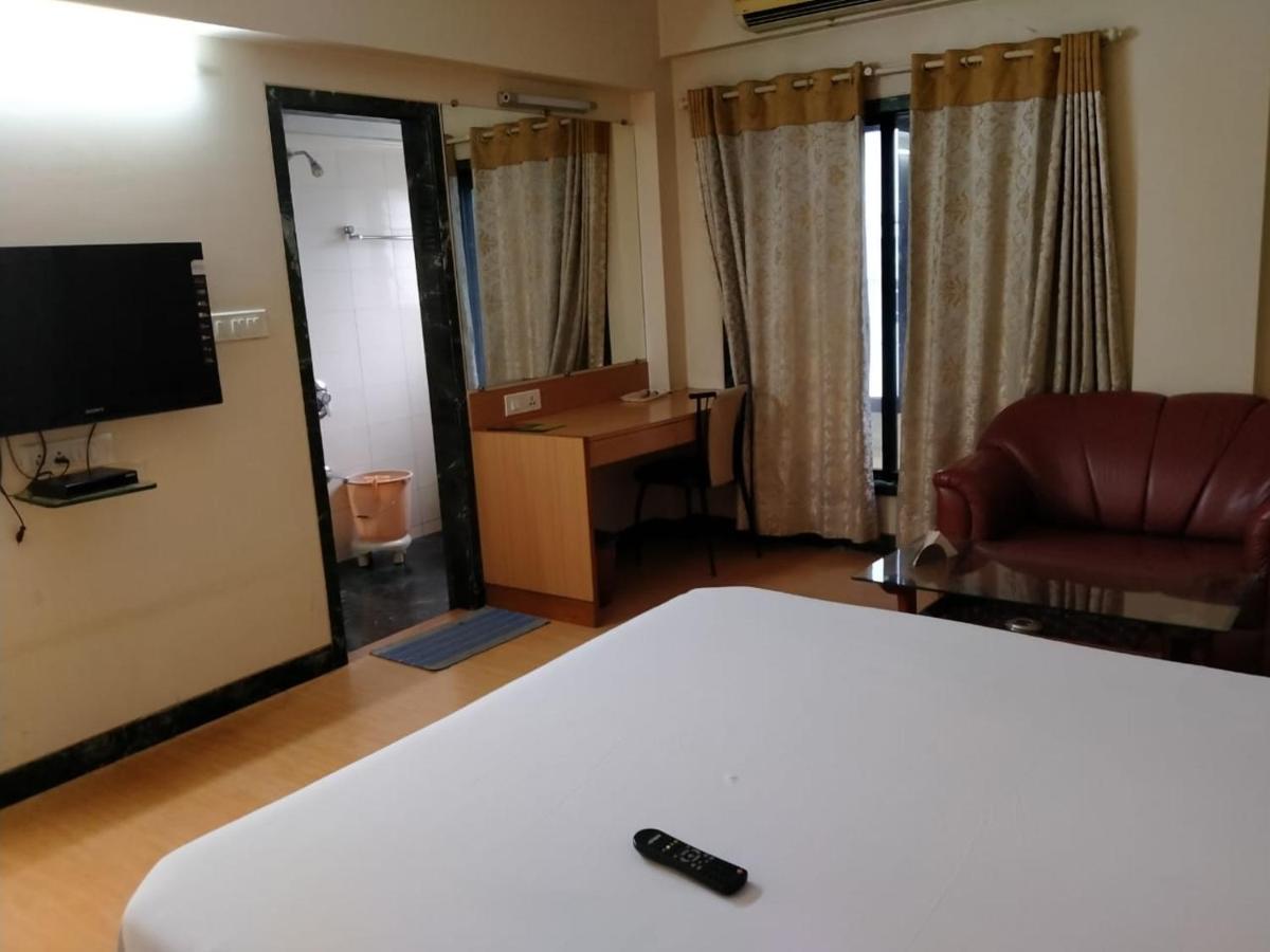 Hotel Pooja International Nášik Exteriér fotografie